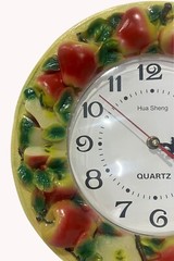 Decorative Apples Wall Clock, Round Quartz Kitchen Clock with 3D Fruit Design