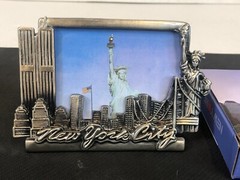 New York City 3.5×2.5 Skyline Picture Frame (New in Box)
