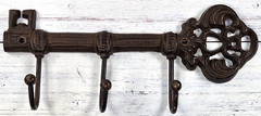 9 in VTG Style Cast Iron Skeleton Key Hook 3 Hook Key Rack Antique Key Design