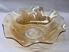 Jeannette Iris & Herringbone Marigold Carnival Glass Serving Bowl 11.5″
