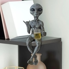 Alien Statue Drinking Beer Alien Sculpture Resin Craft Novelty Funny Decoration
