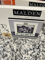 Picture Frames Set 6Miscellaneous Styles NEW sold As Lot