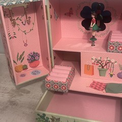DJECO Musical Jewelry Box for Kids, Multiple Compartments, Enchanting Music