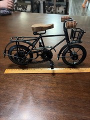 Bicycle Model Decor Metal Art. Decorative Cycling Bike Table Desk Office Décor