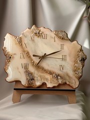 Modern Geode Wall Clock 30×40 cm – Handmade Resin Clock, Warm Beige Gold Agate