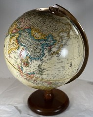 Globe Replogle 9” diameter world classic series 80s wooden And Metal stand USA