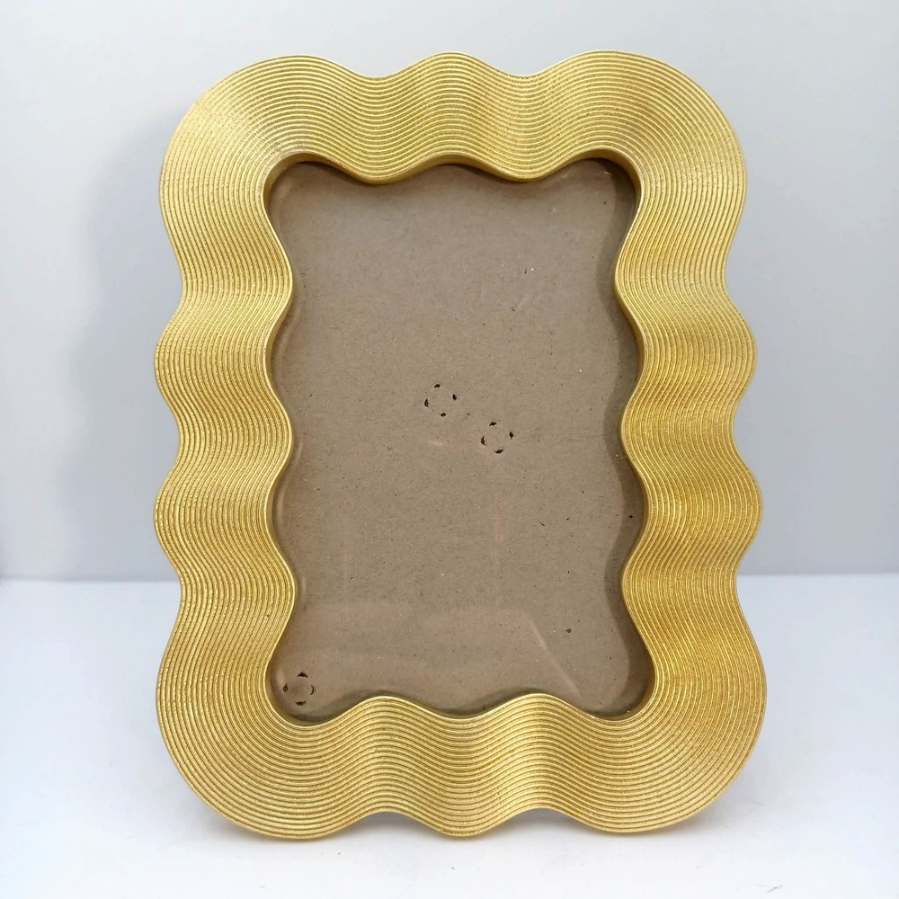 Nicole Miller Golden Rectangular Wavy Picture Frame Fits 4’’ x 6’’ Photo