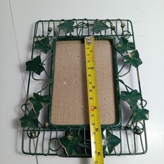 Green Ivy Leaf Metal Picture Frame w/Stand 4.75in x 3.25in Photo