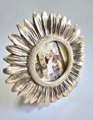 Gold Tone Sunflower Photo Frame – 3×3 Photo Size, Vintage-Inspired Design