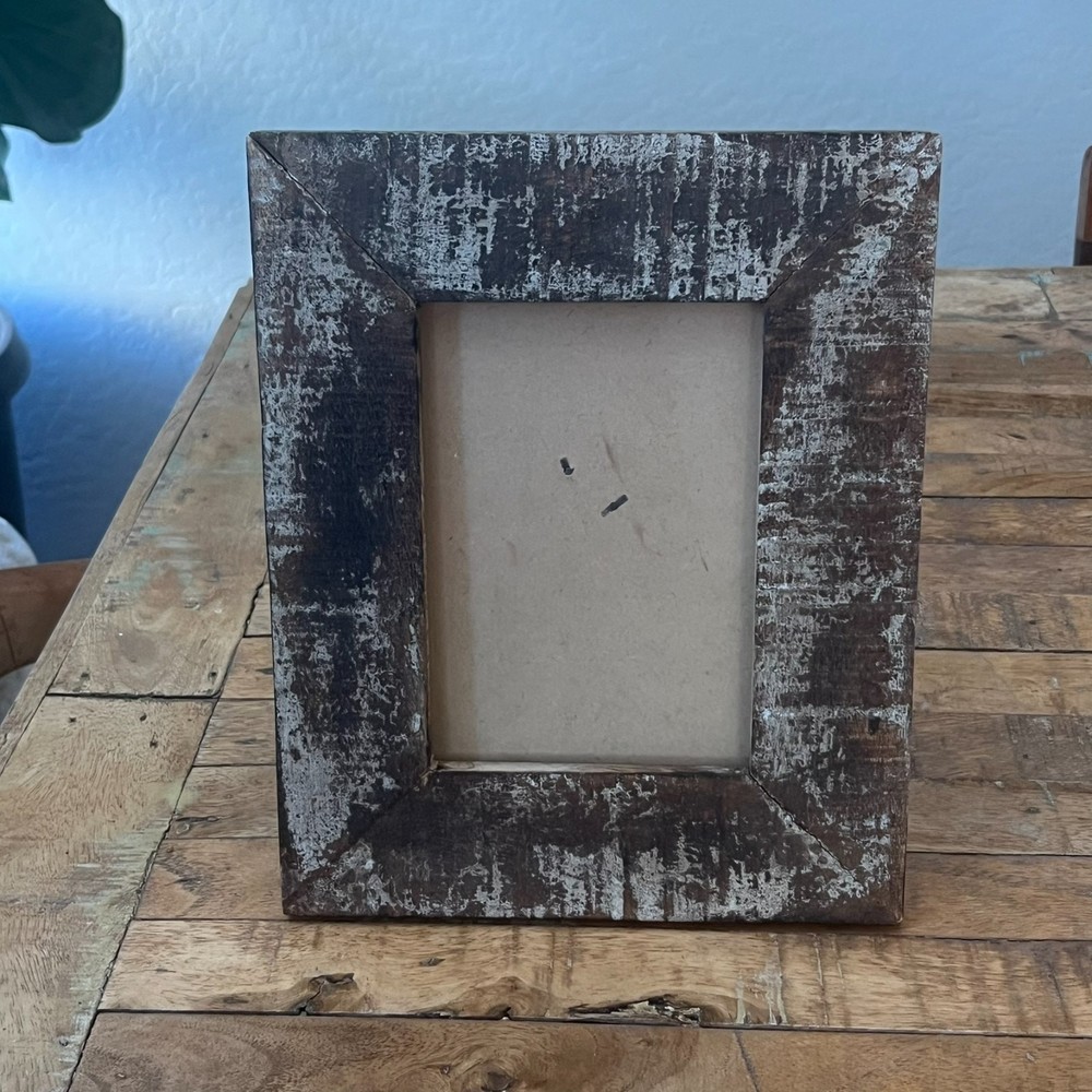 Distressed Dark Wood Picture Frame 5 x 7″ Free Standing Rustic Cottage Barn