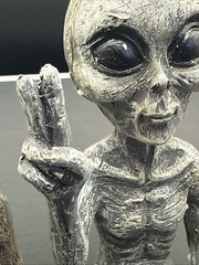 Alien Invasion “Peace & Quiet” 10″ H Shelf Sitters Set of 2 – Alien Gray Resin