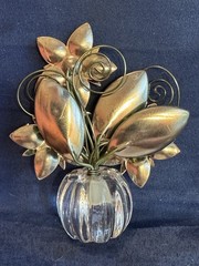 Decorative Hard Plastic Acrylic Metal Red Flowers & Vase 4″ Tall Sparkly