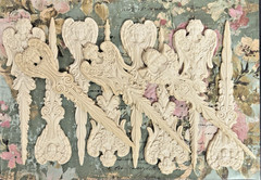 11 Unpainted Off White Shabby & Chic Angelic Taper Moulds With Removeable Hanger