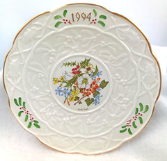 Donegal Plate Parian China 630 Gold Trim White Christmas 1994 Ireland Belleek