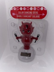 Solar Powered DANCING DEVIL Pitchforks BOBBLEHEAD TOY NEW valentines