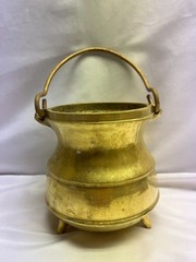 Vintage Solid Brass Footed Cauldron Pot with Swing Handle 4lbs!