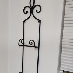 Black Metal Wall-Mounted Vertical Plate Rack, Large 30in Matte Ornate