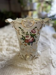 Vintage Ornate Porcelain Vase Floral Gold Gilt White Footed Scalloped 9” Japan