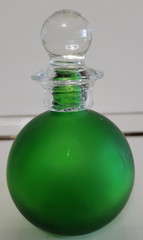 EMERALD GREEN ROUND MINI DECORATIVE BOTTLE RED CORKED STOPPER 4 INCHES 4 OZS