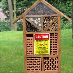 Caution No Trespassing Honeybees Sign, 2 Pack 10 X 14 Inch Metal Reflective Rust