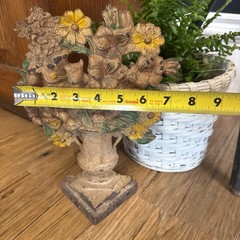 Hubley #489 cast iron doorstop featuring a floral bouquet in a vase