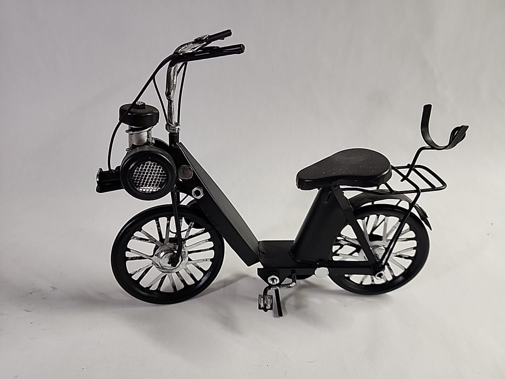 Sagebrook Home Scooter Bicycle Black Metal 10 Inch EUC