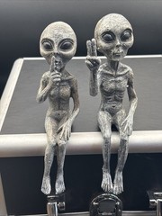 Alien Invasion “Peace & Quiet” 10″ H Shelf Sitters Set of 2 – Alien Gray Resin