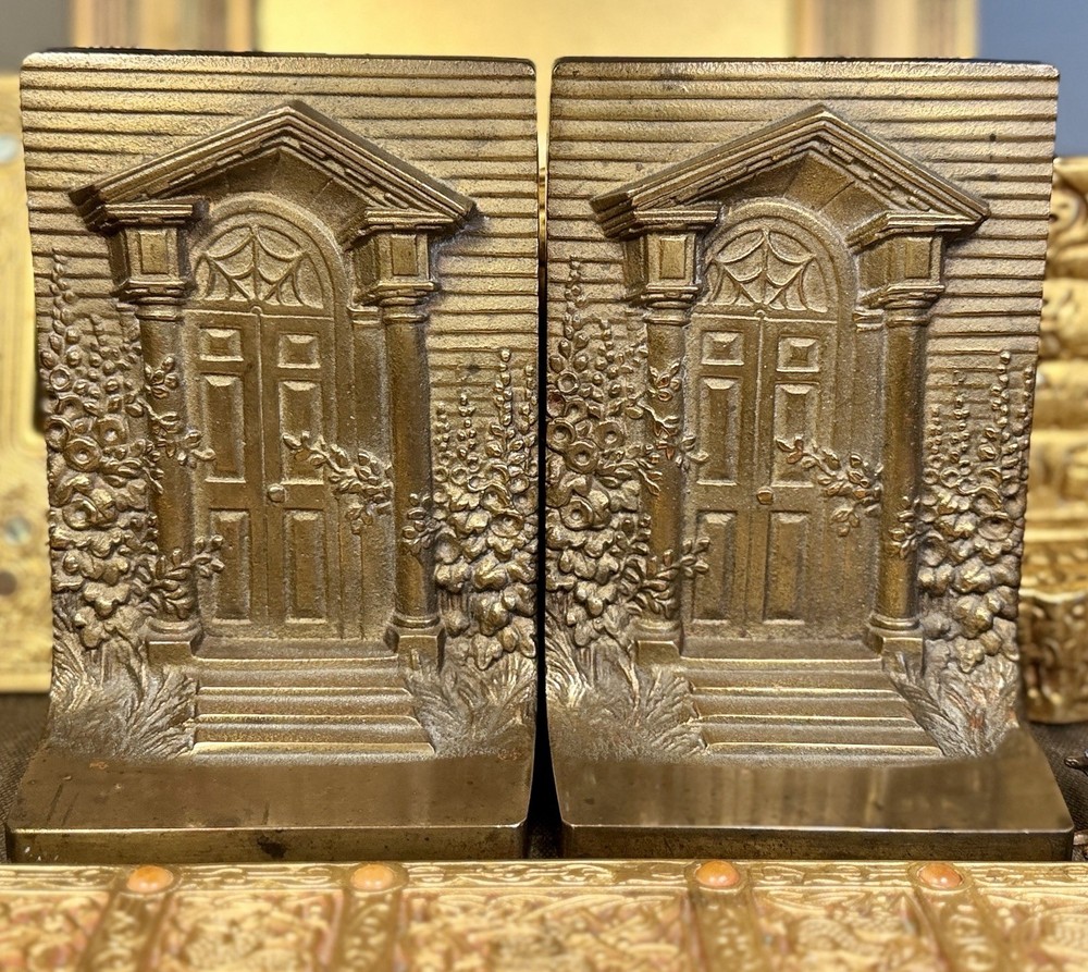 ANTIQUE BRADLEY & HUBBARD OLD COLONIAL DOORWAY DOOR HOME ART CAST IRON BOOKENDS