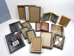 MIXED LOT OF 17 SMALL SIZED PHOTO FRAMES