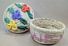 Vintage Basket Sweetgrass Lidded Raffia Flowers Small Woven Natural Jamaican