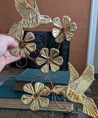 2 Vtg Homco Wall Hanging Art in Gold Tone Metal 3D Hummingbird & Flower Bird Set