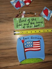 Sandra MAGSAMEN SILVESTRI Lot – Flag Heart Ceramic Wall Tile Plaque Patriotic