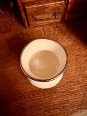 Signed Mary Lou Higgins Ceramic Vessel from 1978 in fine Condition