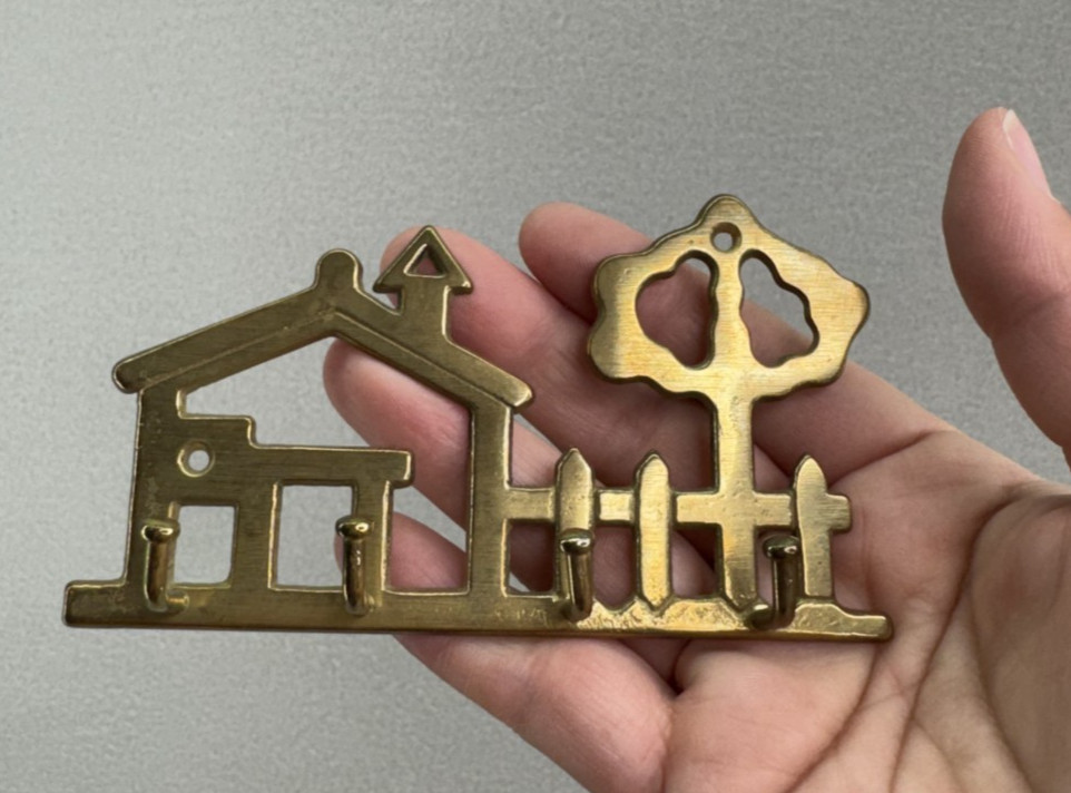 VTG Solid Brass Key Holder Wall Rack House Picket Fence 4 Hook Entryway Decor