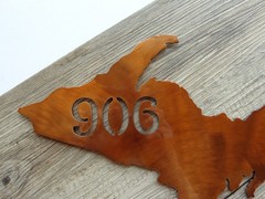 Upper Peninsula Michigan 906 Outline Plasma Cut Metal Wall Art 16″ Wide Copper