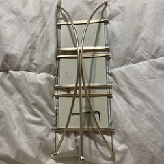 Contemporary wire three frame picture holder