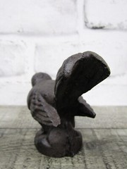 4 1/4″ x 3″ Small Rustic Brown Solid Cast Iron Tail Up Bird Figurine Paperweight