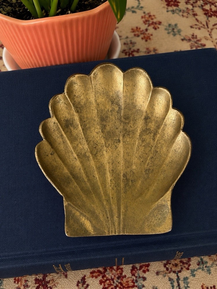 Vintage Solid Brass Scallop Shelll Catchall Tricket Dish Coastal Hollywood Regen