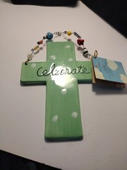 Sandra Magsamen Celebrate Cross 6″ x 6″ Green Ceramic