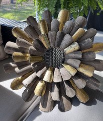 DRIFTWOOD RUSTIC/COASTAL SUNBURST/WALL DECOR NATURAL W/GOLD LEAF ACCENTS 14.5″