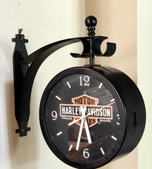 Rare Harley Davidson Double Sided Metal Pub Clock Battery Operated A Beauty
