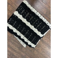 GORGEOUS BLACK & CREAMY WHITE GRANNY SQUARE CROCHET AFGHAN BLANKET THROW 44″X77″