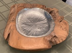 19″ Custom Made Natural Wood With Aluminum Centerpiece Bowl by Dimond Home MINT!