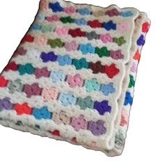 VTG hd crochet Granny square lap throw/afghan wht multi-colors wavy edge 36×42″
