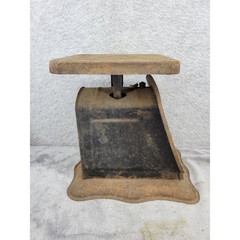 Universal Household Kitchen Scale Made In The USA Vintage Old Rusty Decor
