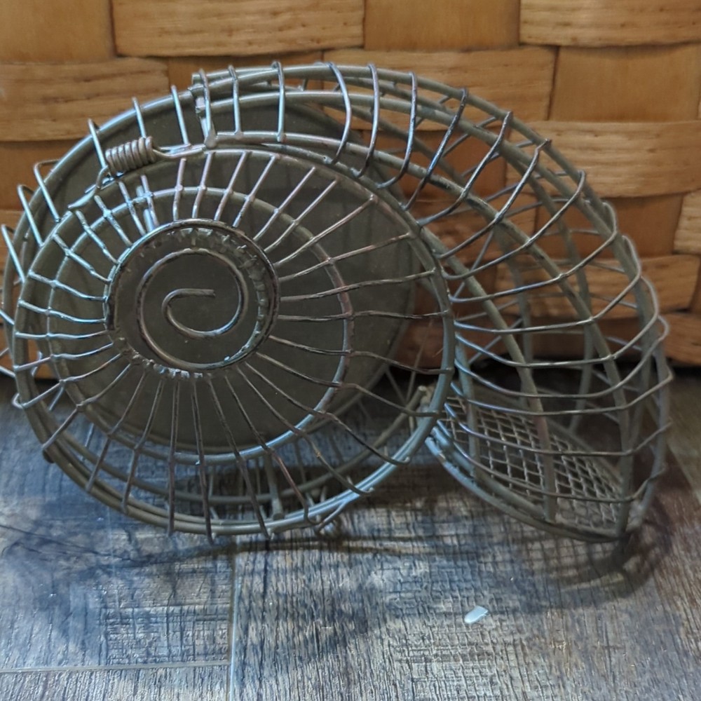 Snail Shell shaped Brown Metal Wire Basket with hinge lid