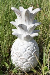 1-PINEAPPLE, Free standing, wood,white weathered lucky,friendship,display GS-LP1