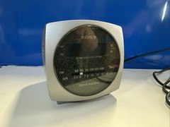 Sony ICF-C160 Dream Machine Cube AM/FM Digital Clock Radio Alarm Silver 1990s