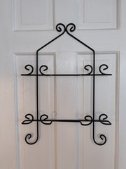Metal Decorative 4 pc Plate holder Wall mounted 21 inches Tall X 15 inches wide