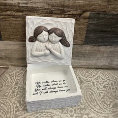 Willow Tree Style Sisters Friends Keepsake Box Sentimental Quote Jewelry Dish